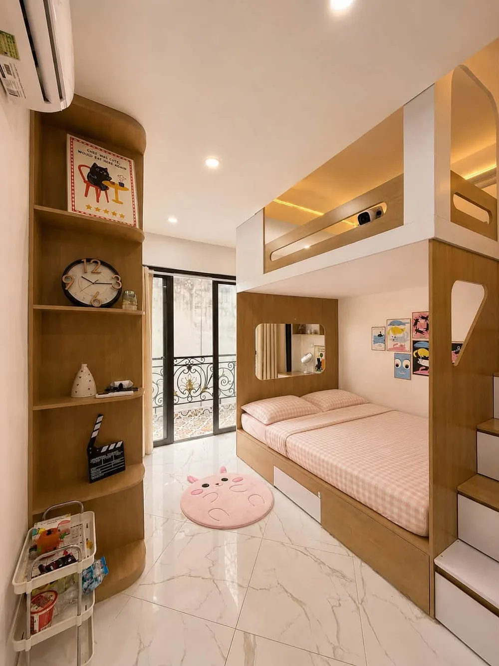 Gác gỗ và giường ga hồng phòng Trường Chinh 601